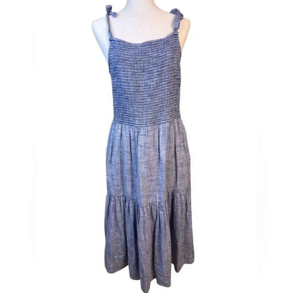 Blue chambray smocked bodice sundress size L preowned - Picture 1 of 8